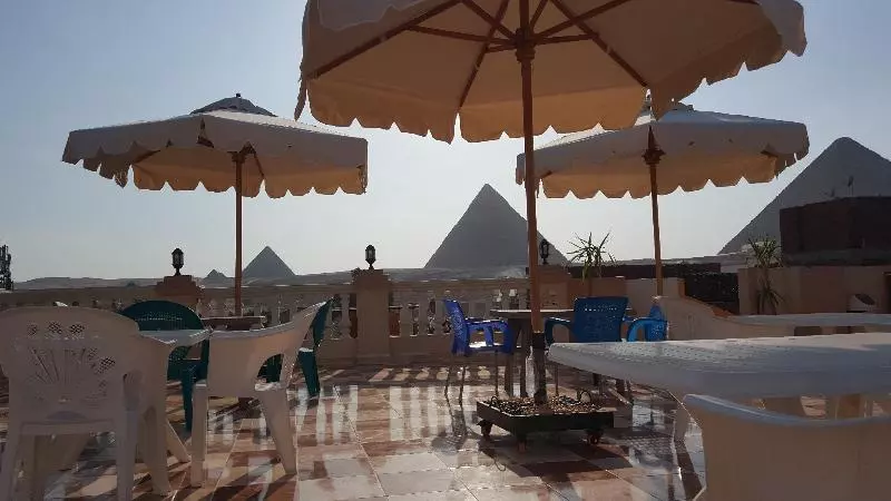هتل Royal Pyramids Inn