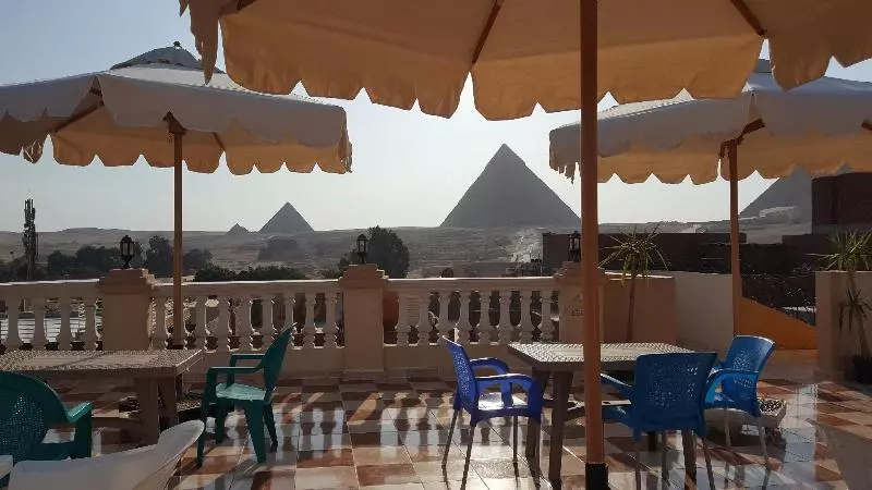 هتل Royal Pyramids Inn