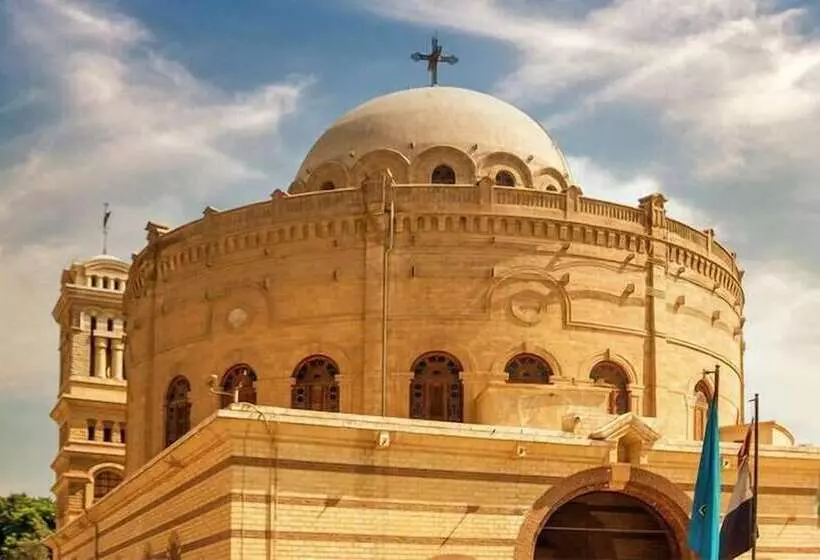 هتل Royal Pyramids Inn