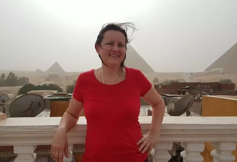 هتل Royal Pyramids Inn