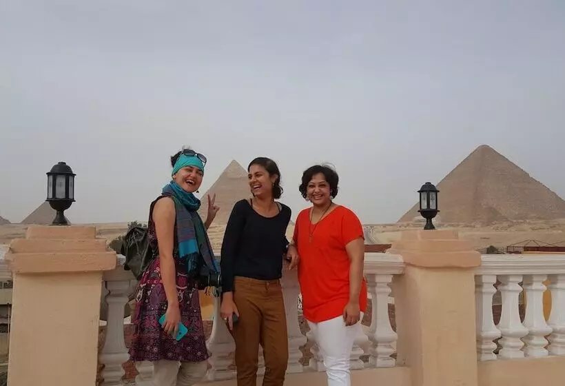 هتل Royal Pyramids Inn