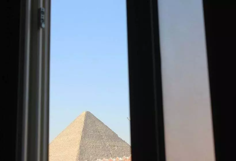 هتل Royal Pyramids Inn