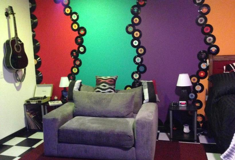 فندق Swan Song Inn