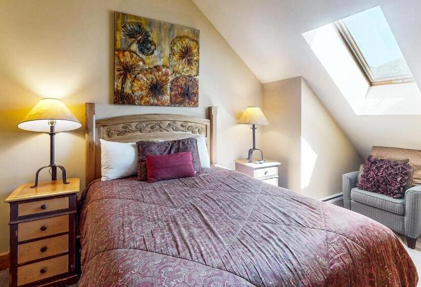 هتل The Springs At River Run