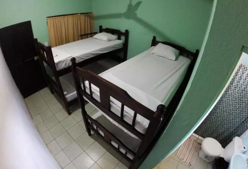 Hotelli Tsunami Hostel