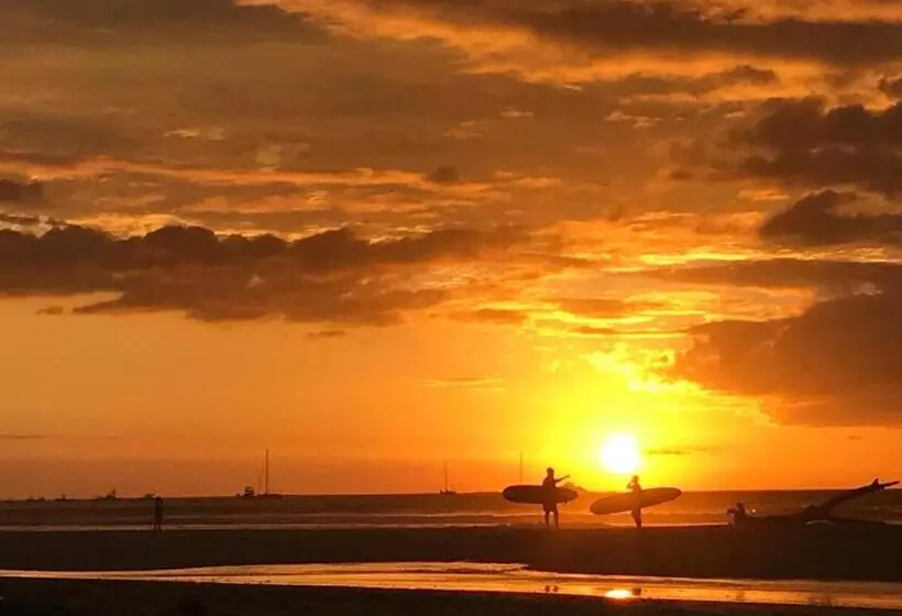 Hotelli Tsunami Hostel