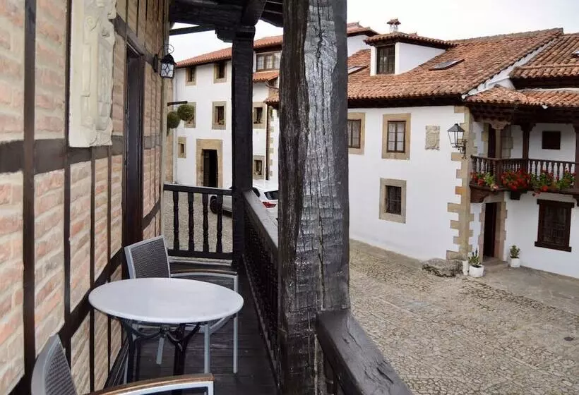 Akla Hotel Suites Santillana