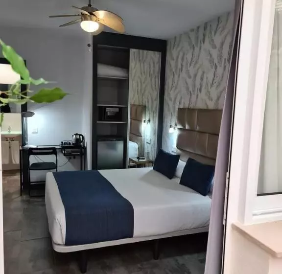 Aamiaismajoitus (B&B) Bajondillo Beach Cozy Inns