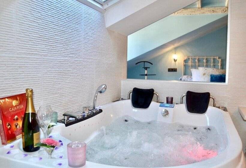 Akla Hotel Suites Santillana