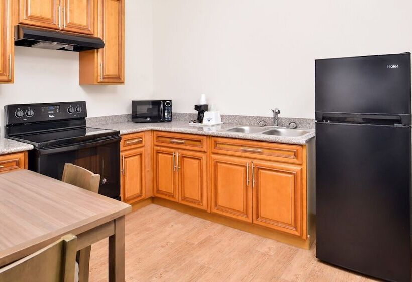 فندق Americas Inn & Suites Iah North