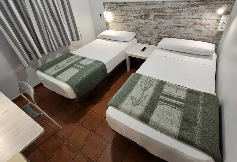 هتل Casa De Huéspedes Almansa