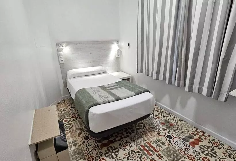 هتل Casa De Huéspedes Almansa