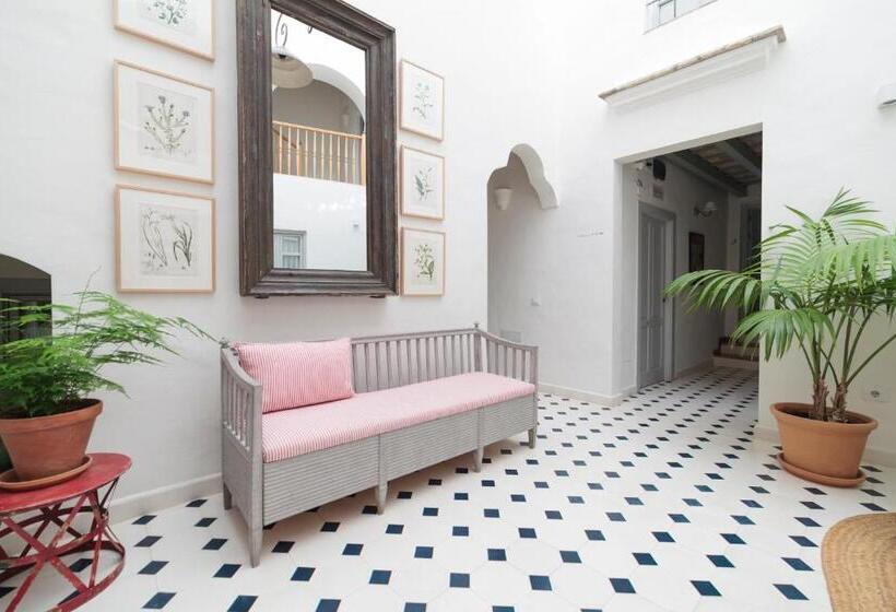 هتل Casa Shelly Hospederia