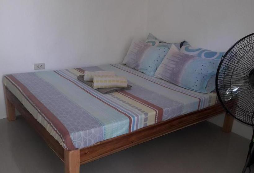 בית מלון כפרי Charm Guest House