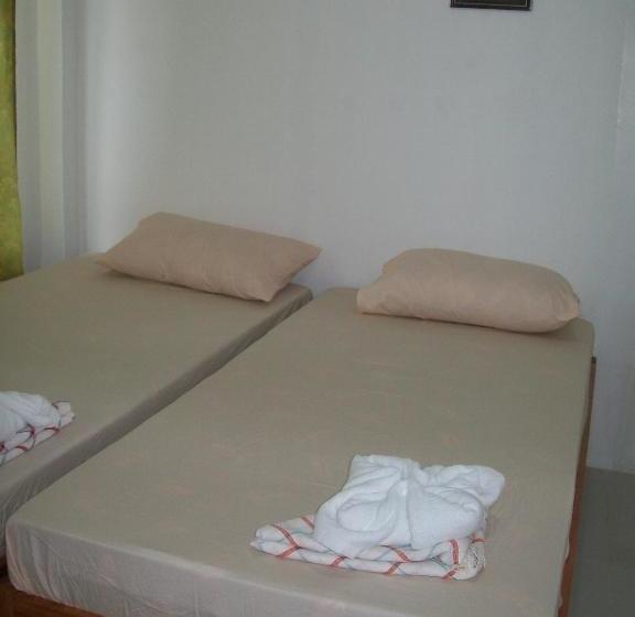 בית מלון כפרי Charm Guest House