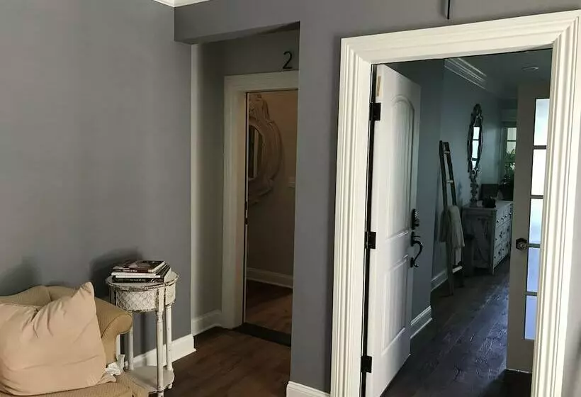 Hotelli Chateau Rooms