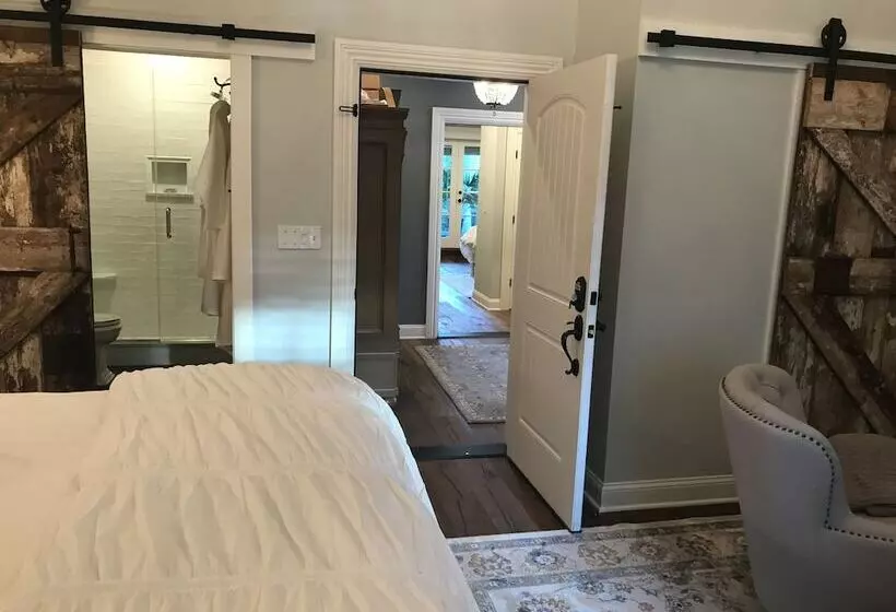 Hotelli Chateau Rooms