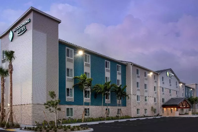 هتل Extended Stay America Select Suites   Deerfield Beach