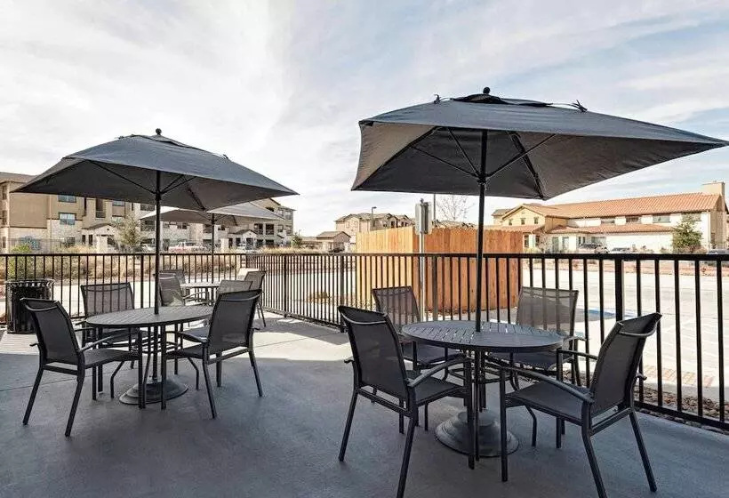 Hotelli Fairfield Inn & Suites By Marriott Austin Buda