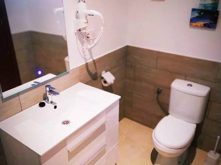 هتل Hostal Casa Nautilus