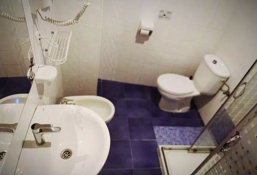 هتل Hostal Casa Nautilus