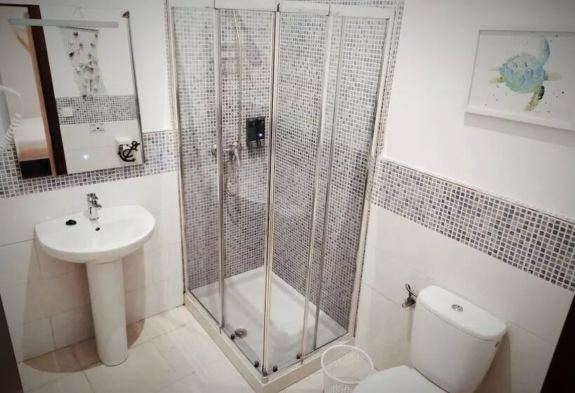 هتل Hostal Casa Nautilus