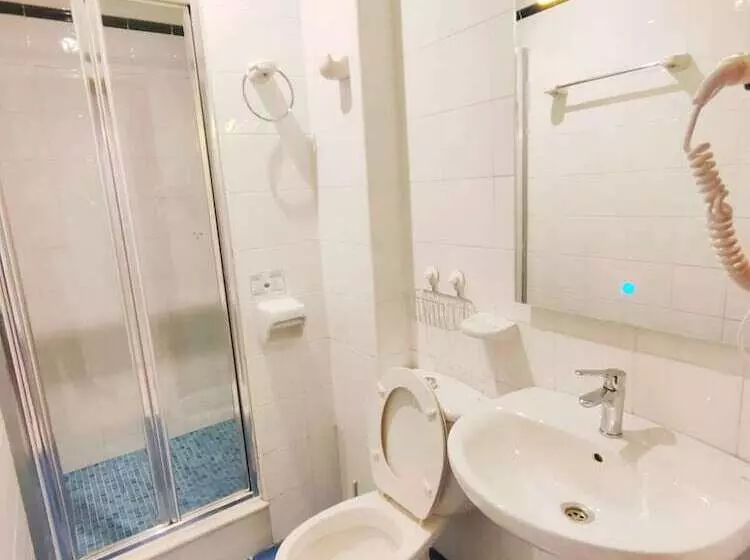 هتل Hostal Casa Nautilus