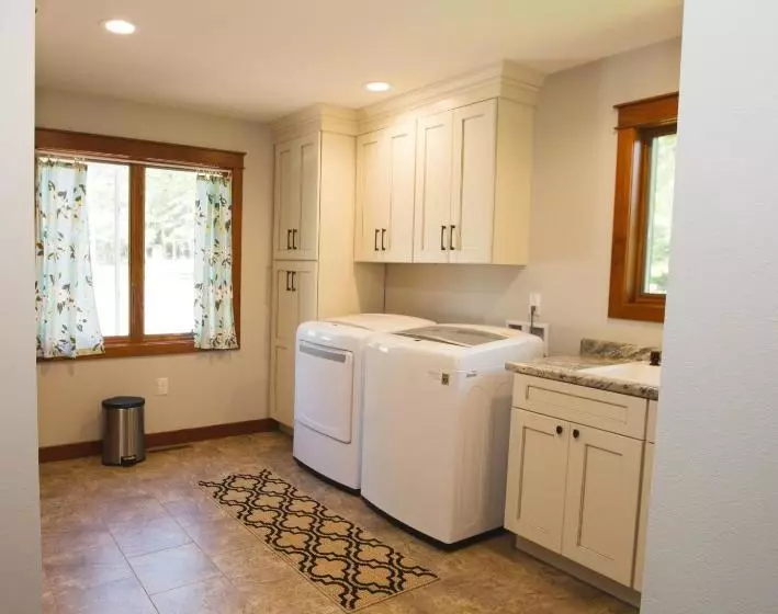 هتل Mission Springs Lake House