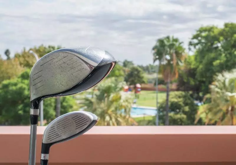 هتل Sevilla Green Suites