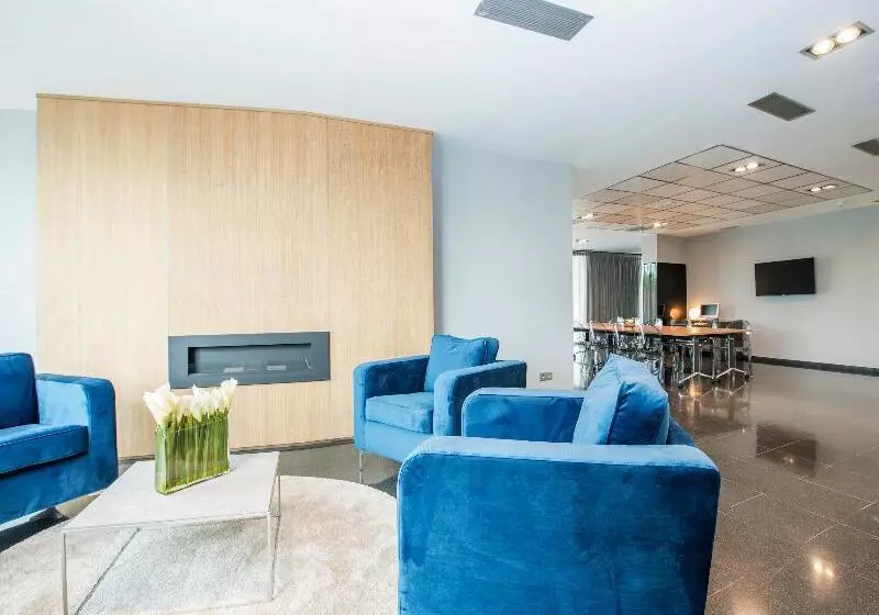 هتل Sevilla Green Suites
