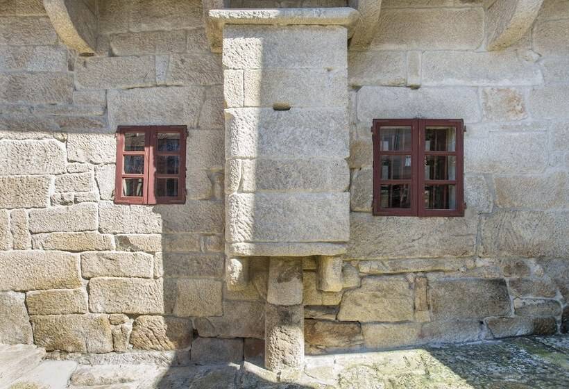 فندق Torre Lombarda