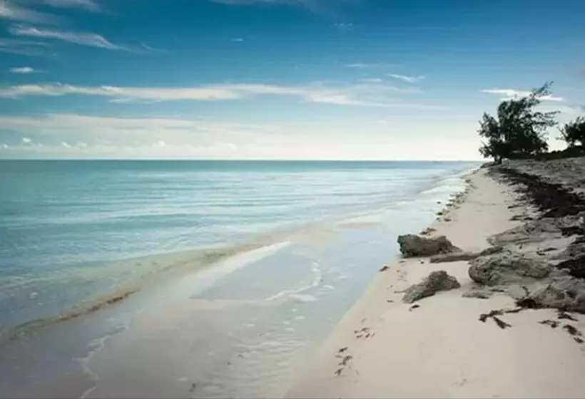 Caribbean Sea Breeze Villas