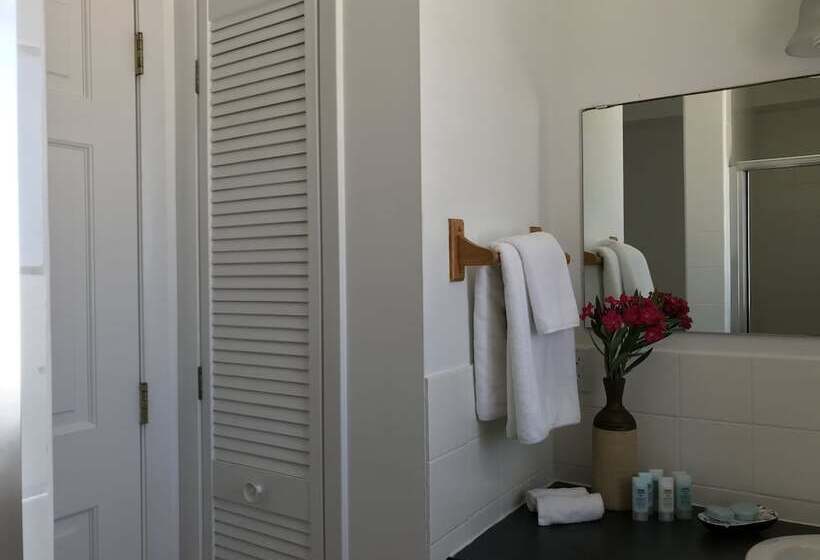 Caribbean Sea Breeze Villas