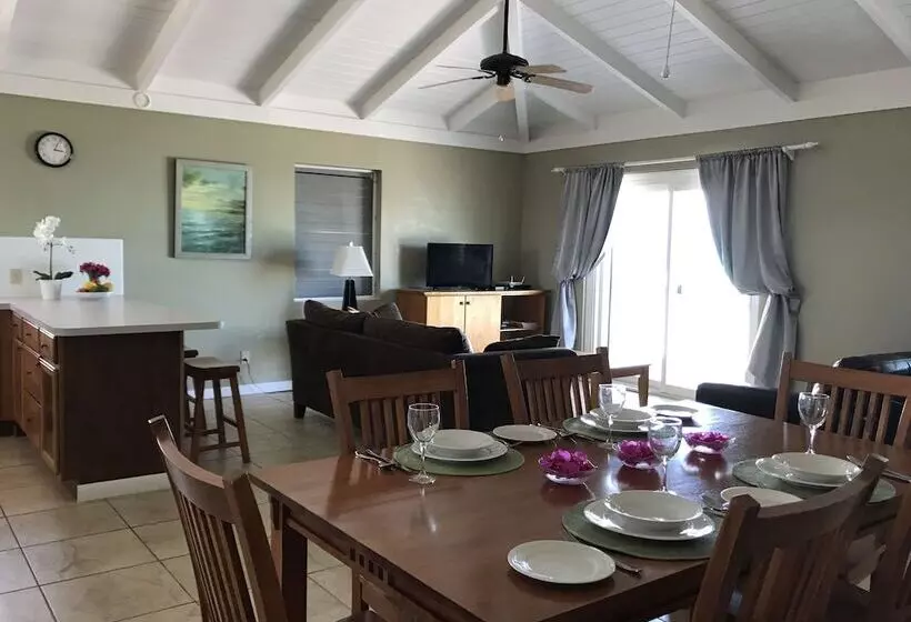 Caribbean Sea Breeze Villas