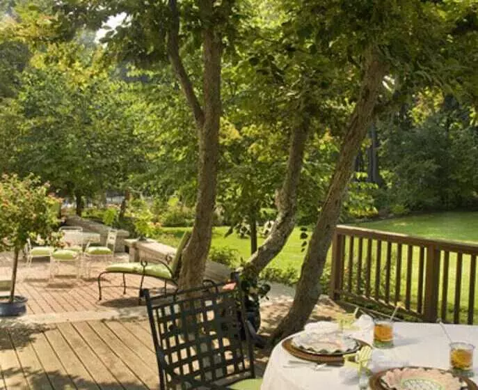 Hotelli 10 Fitch Luxurious Romantic Inn