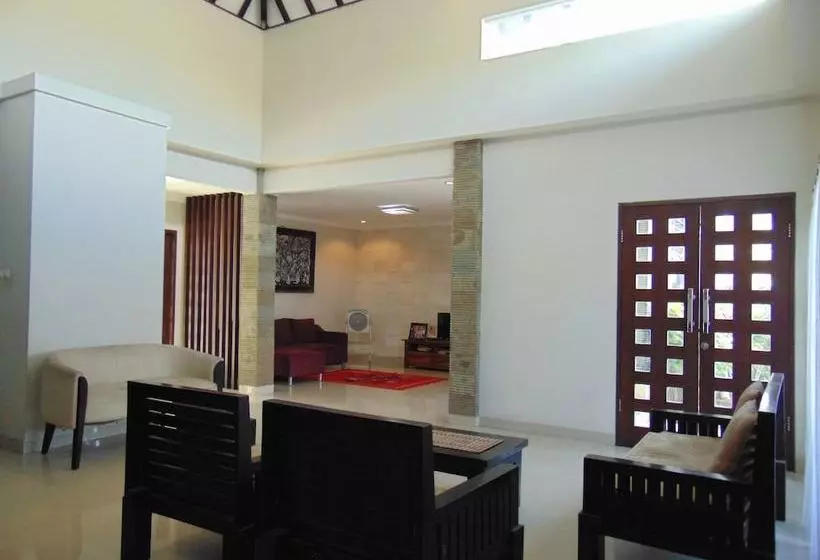 Hotelli Baik Baik Homestay