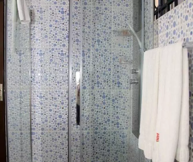 Hotel Bays Luxury Lodge