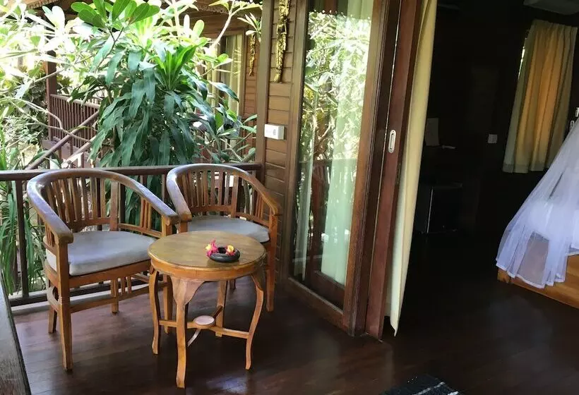 هتل Cassava Bungalow