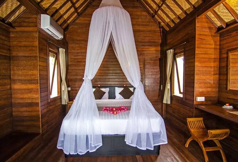 هتل Cassava Bungalow