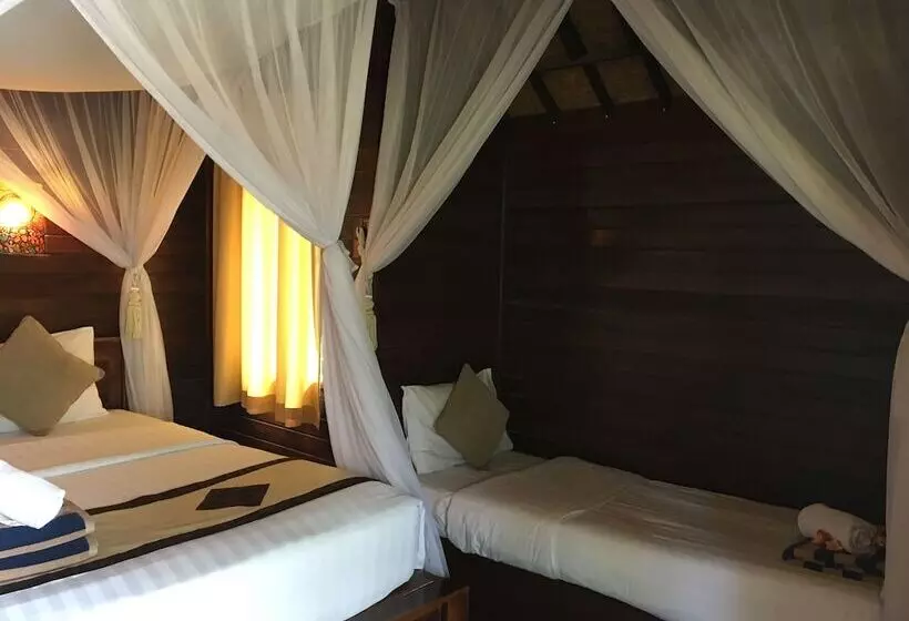هتل Cassava Bungalow