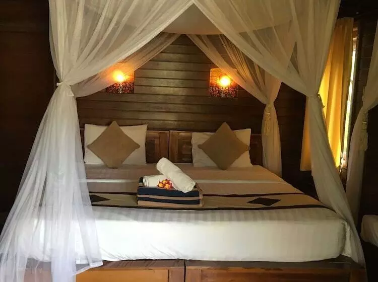 هتل Cassava Bungalow