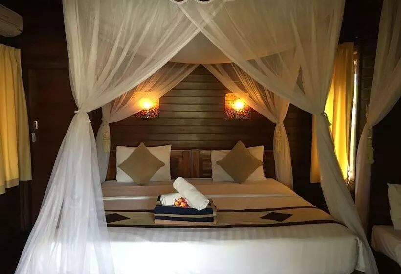 هتل Cassava Bungalow