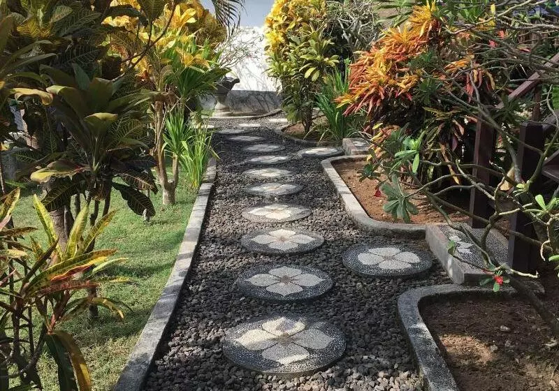 هتل Cassava Bungalow