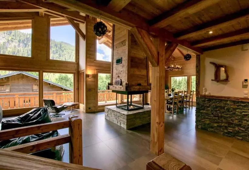 هتل Chalet Carnauba  Alpine Descents