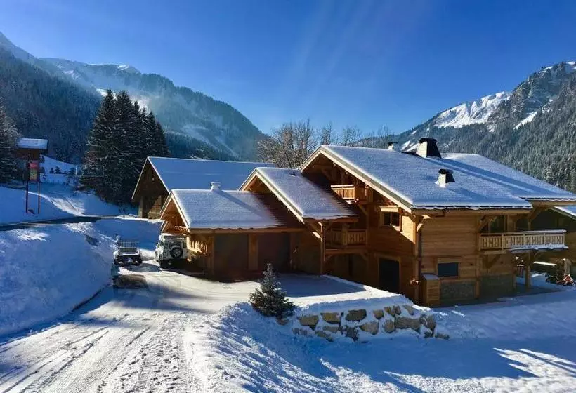 هتل Chalet Carnauba  Alpine Descents