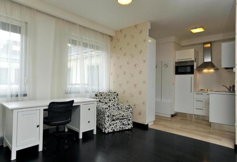 בית מלון כפרי Dunaflat - Opera Romantica Apartment