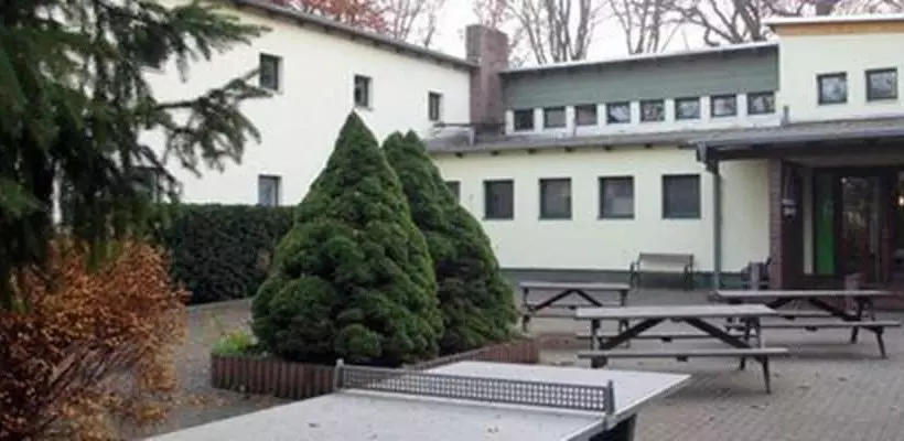 هتل Jugendherberge Ernst Reuter