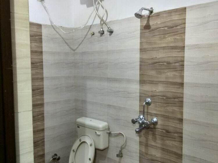 هتل Madhuban Guest House