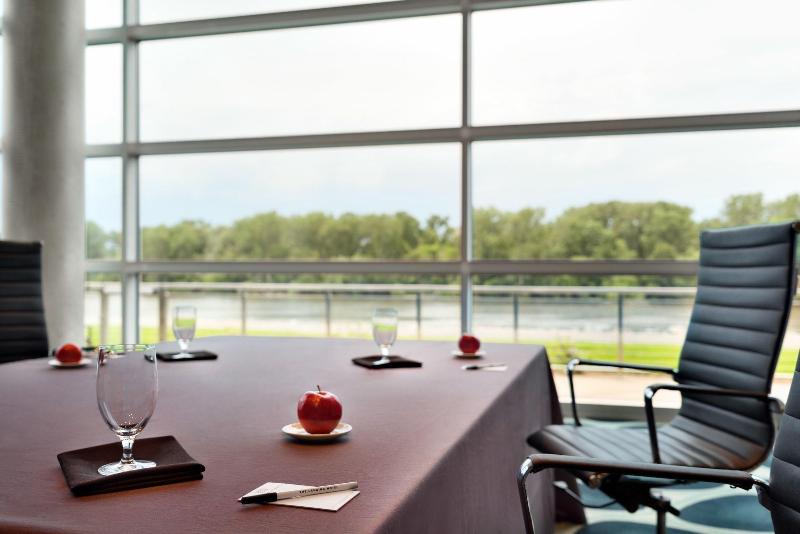 The Landing Hotel At Rivers Casino & Resort