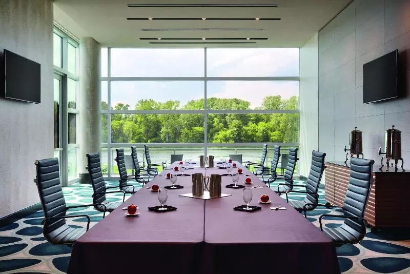 The Landing Hotel At Rivers Casino & Resort